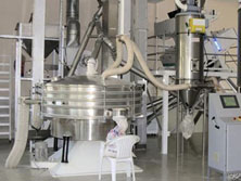 中藥粉篩分現(xiàn)場(chǎng)